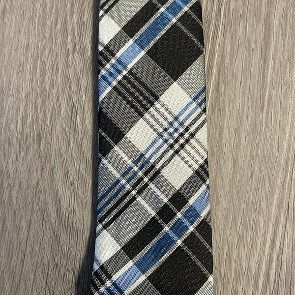 SALE🎈4/$10🎈 2 Boys Clip On Ties - Picture 5 of 5